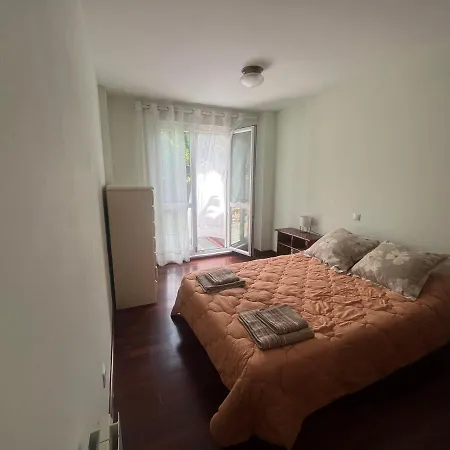 Preciosa Casa Con Jardin